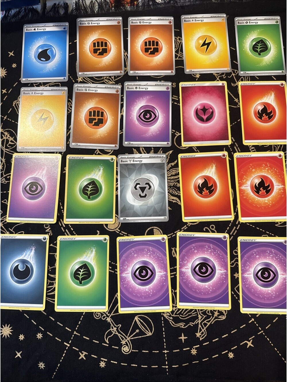 Pokemon 2020/2022 Energy card lot 20 Cards, NM